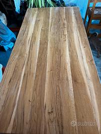 Tavolo in rovere con gambe a chitarra