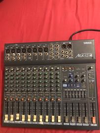 Mixer yamaha 12 4