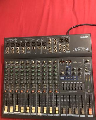 Mixer yamaha 12 4