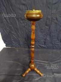 Posa cenere con piedistallo in legno