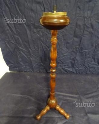 Posa cenere con piedistallo in legno