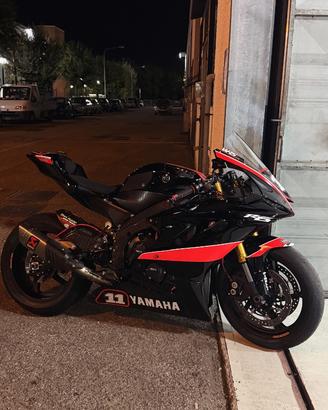Yamaha R6
