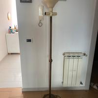 Lampada a piantana in ferro battuto