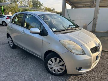 Toyota Yaris 1.3 5 porte M-MT Navi