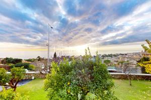 4 LOCALI SEMI-INDIPENDENTE VISTA MARE !!!!