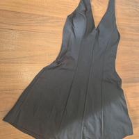 Vestito Nero con Scollo all'Americana