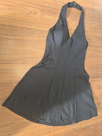 Vestito Nero con Scollo all'Americana