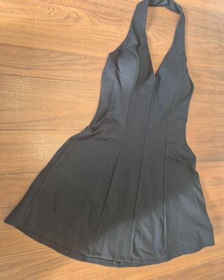 Vestito Nero con Scollo all'Americana