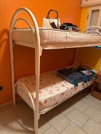 Coppia letti a castello