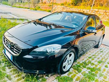 Volvo V40 - 1.6 D2