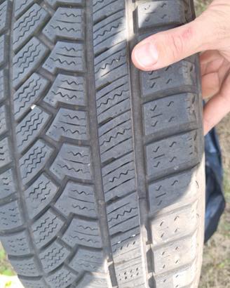 Gomme auto invernali usate due mesi come nuove