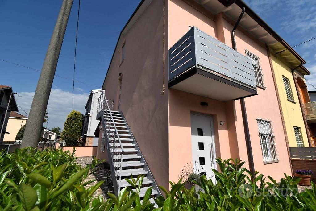 Villa di 207 m² con 5 locali e box auto a Guastall - Vista 2