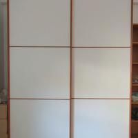 Armadio a due ante scorrevoli