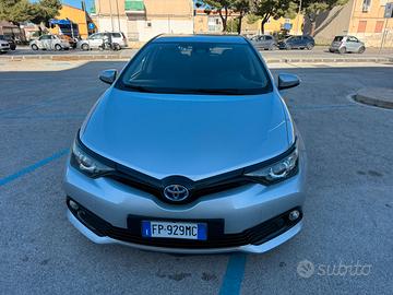 Toyota Auris Hybrid trattabile