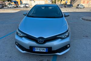 Toyota Auris Hybrid trattabile