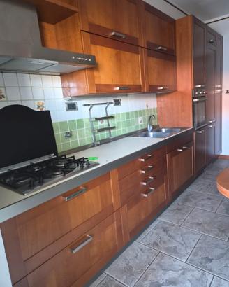 Cucina completa di elettrodomestici 