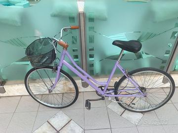Bicicletta donna con cestino