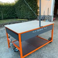 Bancone da lavoro con cassetti