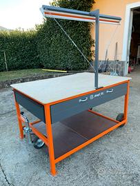 Bancone da lavoro con cassetti