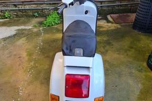 Vespa 50 V