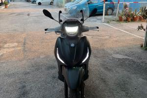 Beverly 300 hpe 2022