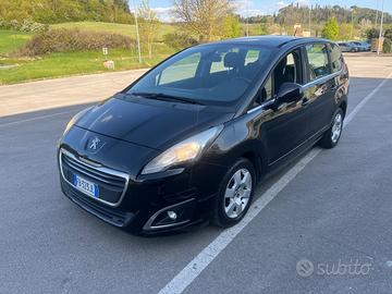 Peugeot 5008 1.6 HDi 115CV Business 7 POSTI