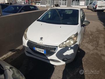 Peugeot 208 14 5porte gpl
