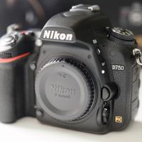 Nikon D750 reflex digitale FF