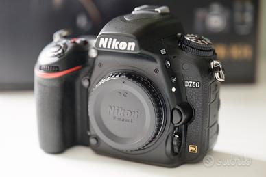 Nikon D750 reflex digitale FF