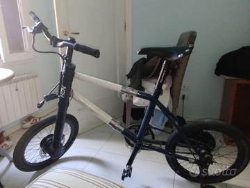Bici elettrica pieghevole Electrolyte Kosmopolit S