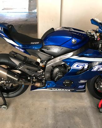 Yamaha R6