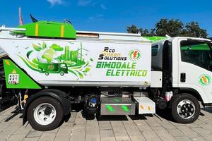 Nuovo di fabbrica.minicompattatore 8mc montat