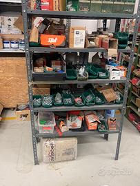 2 Scaffali completi di viteria professionale Wurth