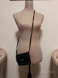 Portafoglio con tracolla