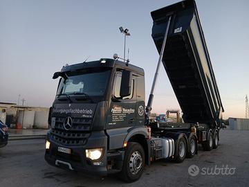 Mercedes benz 2645 6x4 con vasca