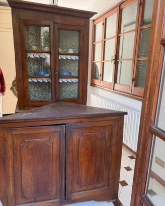 Tavolo e credenza da cucina