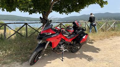 Ducati Multistrada V2S red Travel