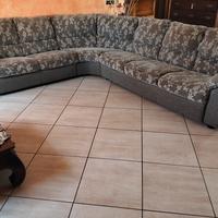 divano angolare in tessuto