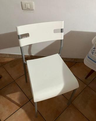 2 sedie plastica e alluminio ikea