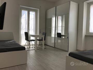 Camera singola in appar.to roma tuscolana arredato