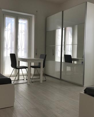 Camera singola in appar.to roma tuscolana arredato