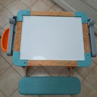 Banco scuola con due lavagne 