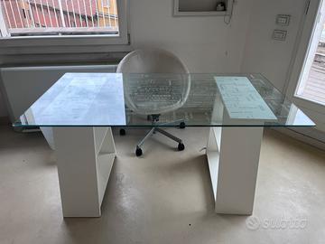 Scrivania IKEA con serigrafie