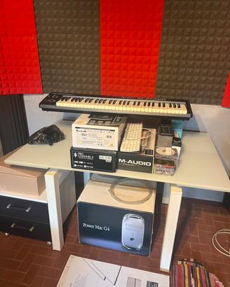 Attrezzatura da studio + scrivania
