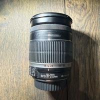Obiettivo Canon EF-S 18-200mm f/3.5-5.6 IS