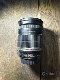 Obiettivo Canon EF-S 18-200mm f/3.5-5.6 IS