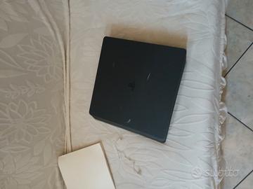 Playstation 4 slim