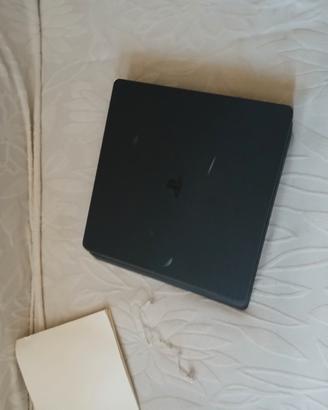 Playstation 4 slim