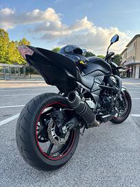Kawasaki Z750R Black Edition