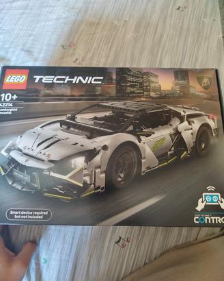 Lamborghini revuelto telecomandato Lego 
